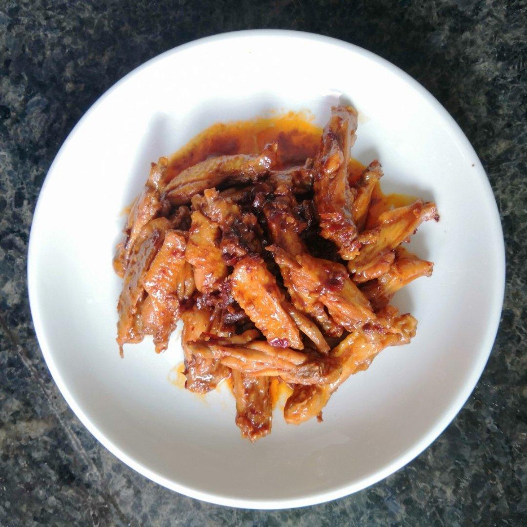 吮指鸡翅