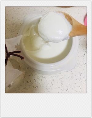 海盐芝士碎希腊酸奶配合吐司的做法 步骤2