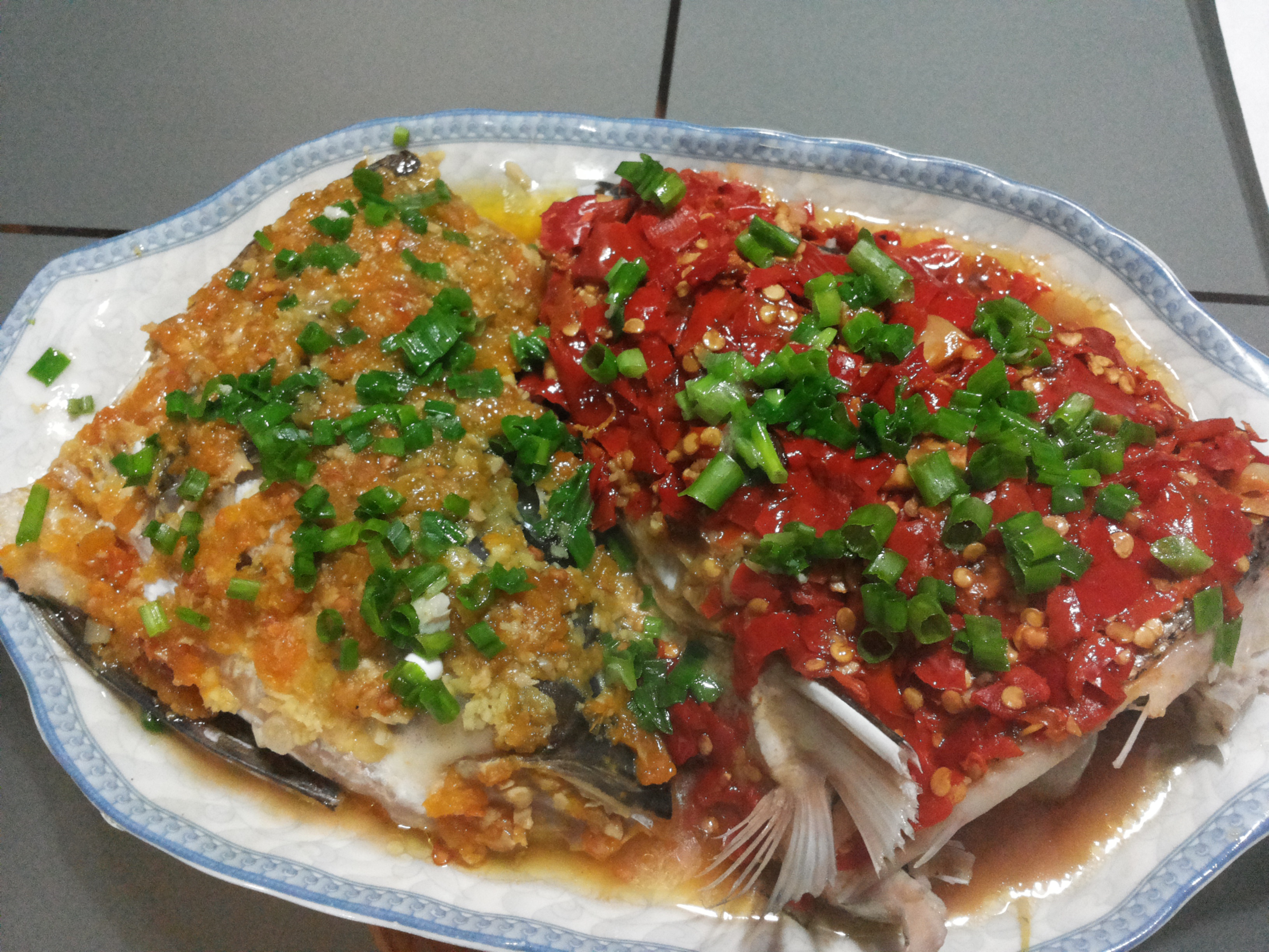 双色剁椒鱼头