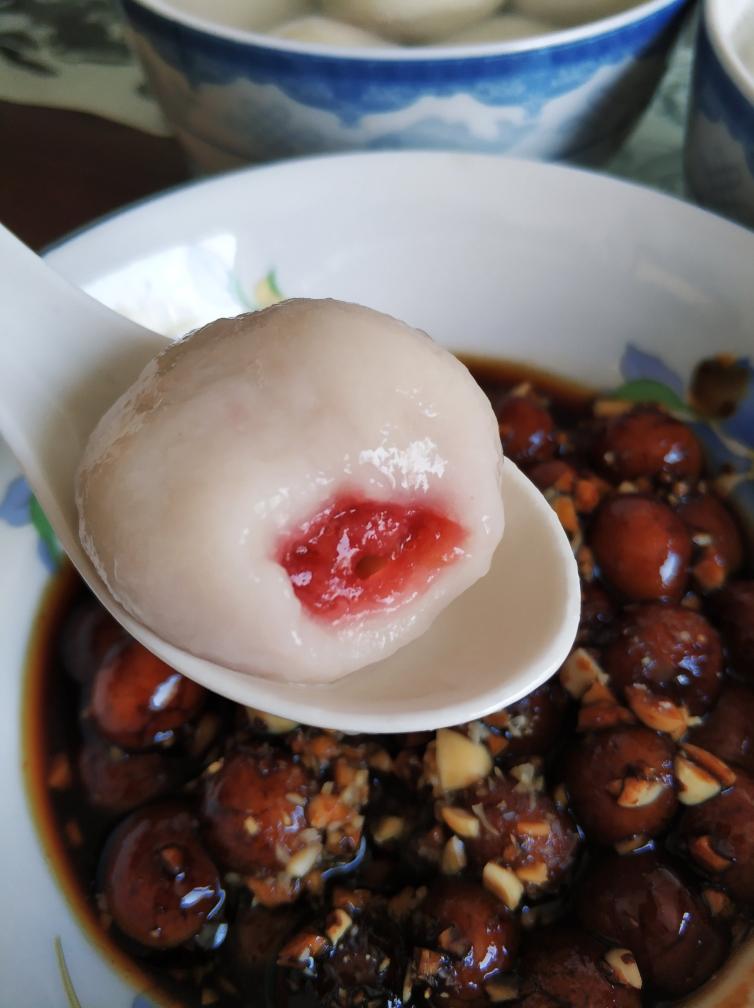 草莓味儿汤圆