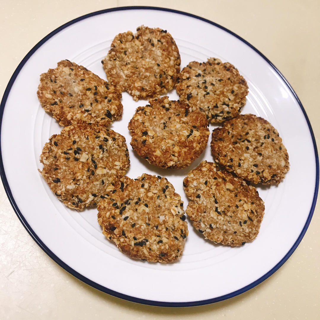 素食:有机燕麦芝麻大饼干