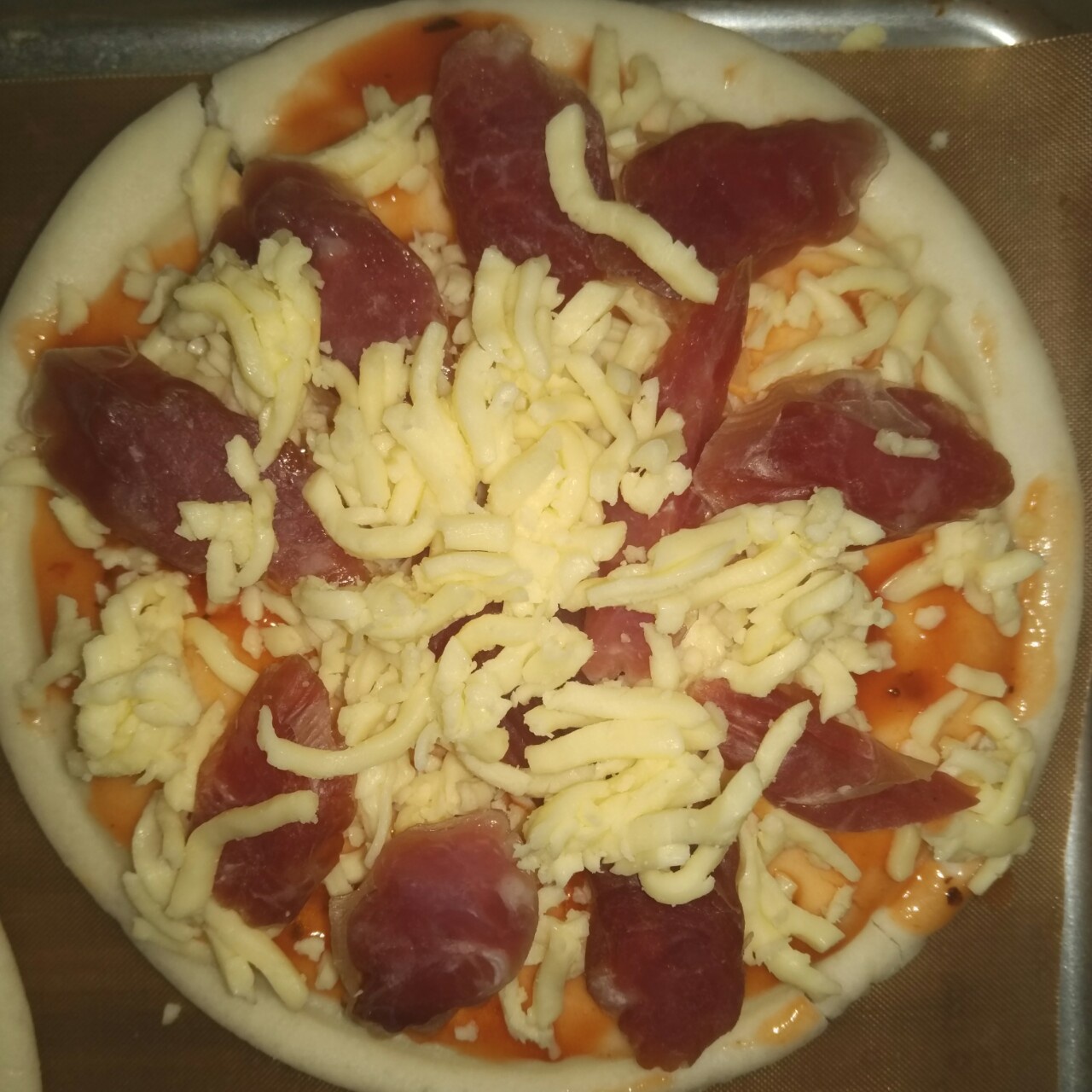 早餐，香肠培根披萨
