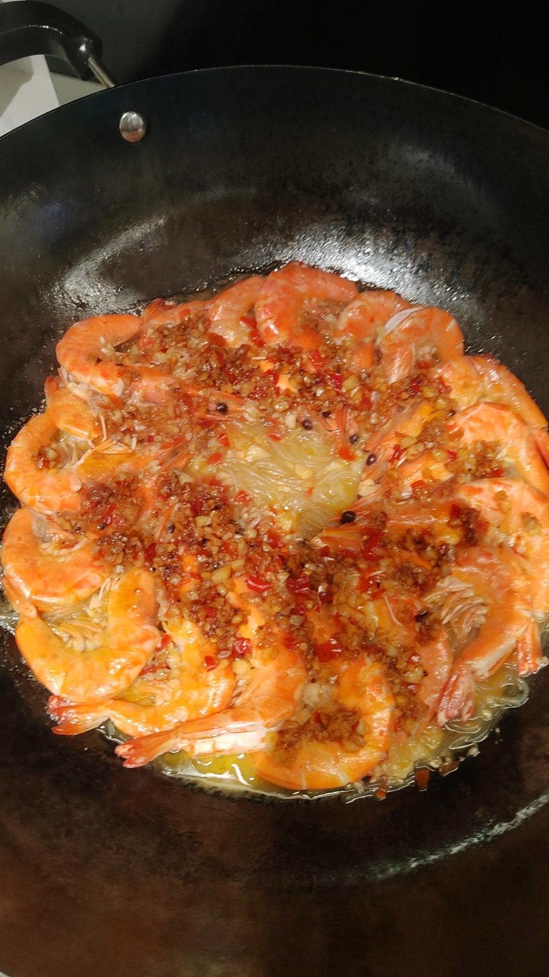 蒜蓉粉丝鲜虾煲