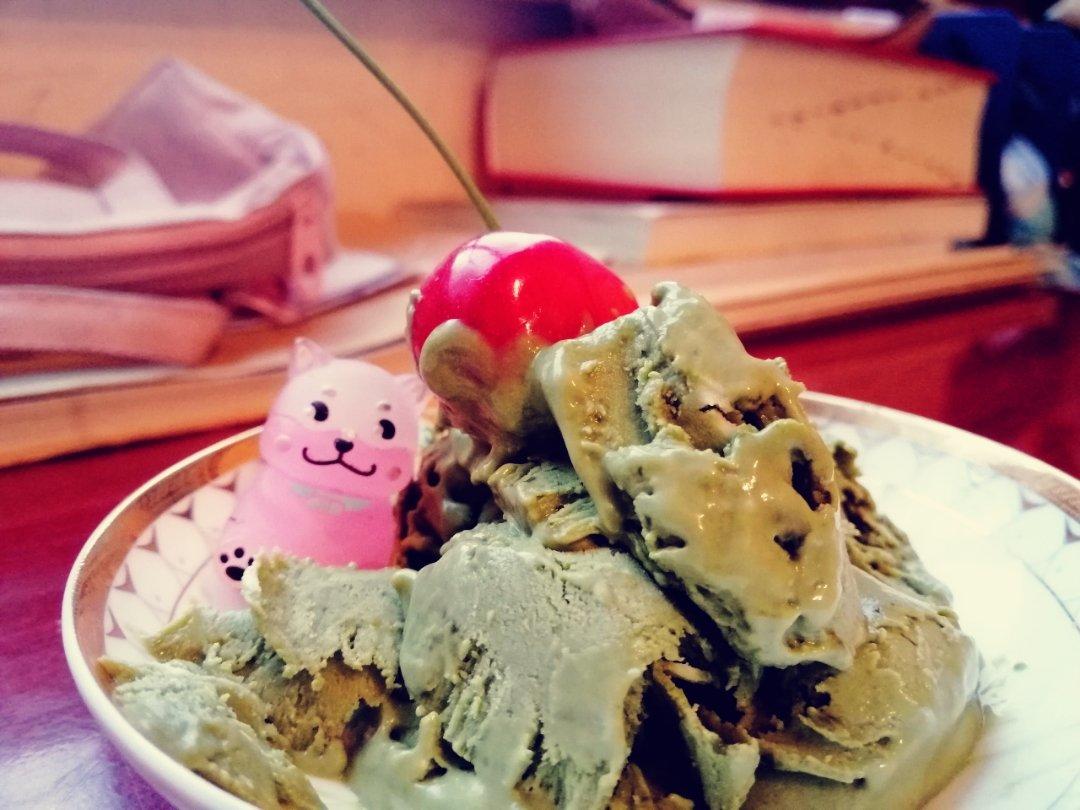 抹茶白巧冰淇淋