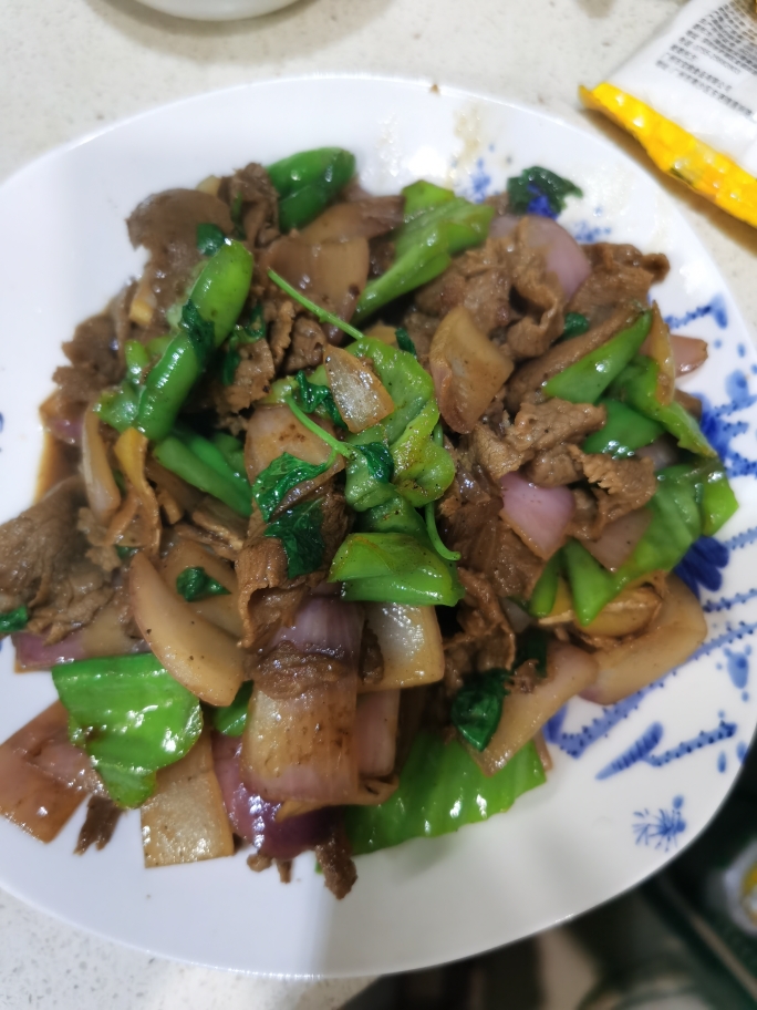 来冷冻的梅花鹿肉,查《下厨房》竟然没有相关菜谱,百度了几个做菜视频