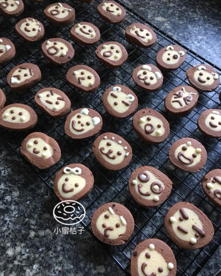 萌哭了的可可狮子饼干