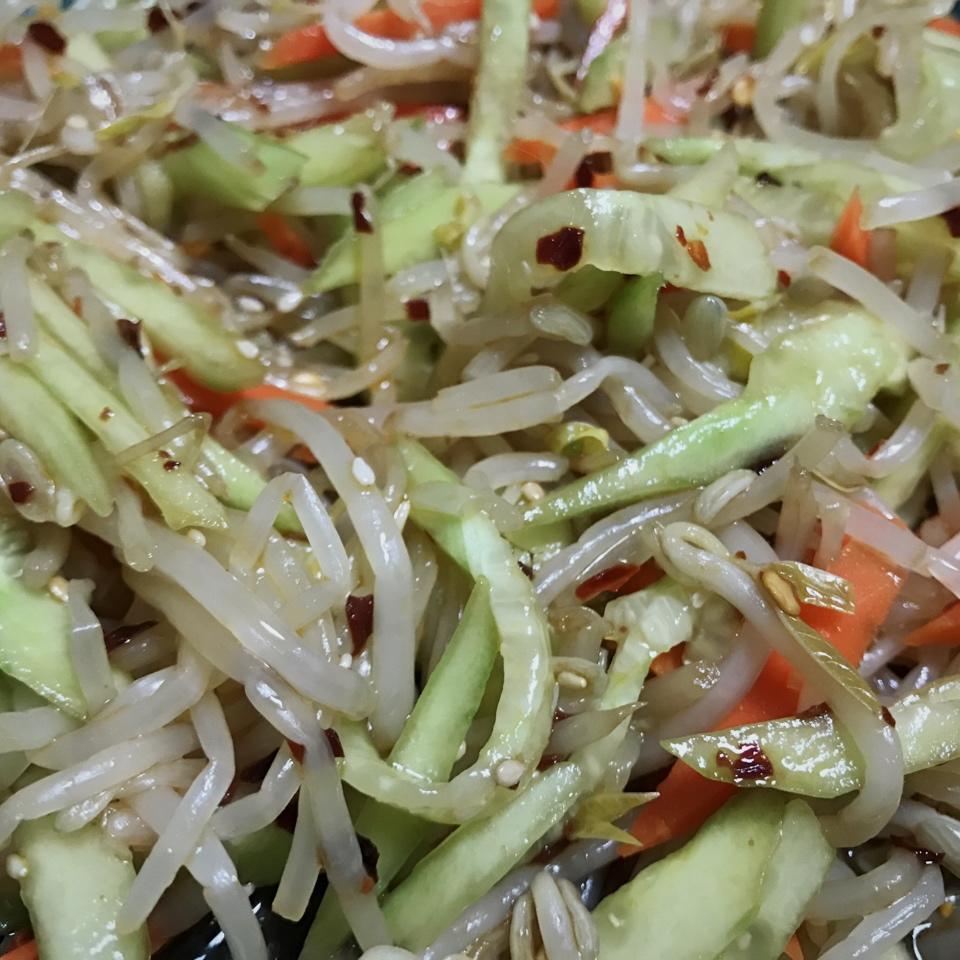 凉拌豆芽黄瓜菜