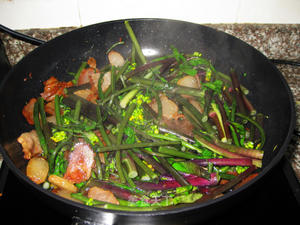红菜苔炒腊肉的做法 步骤4