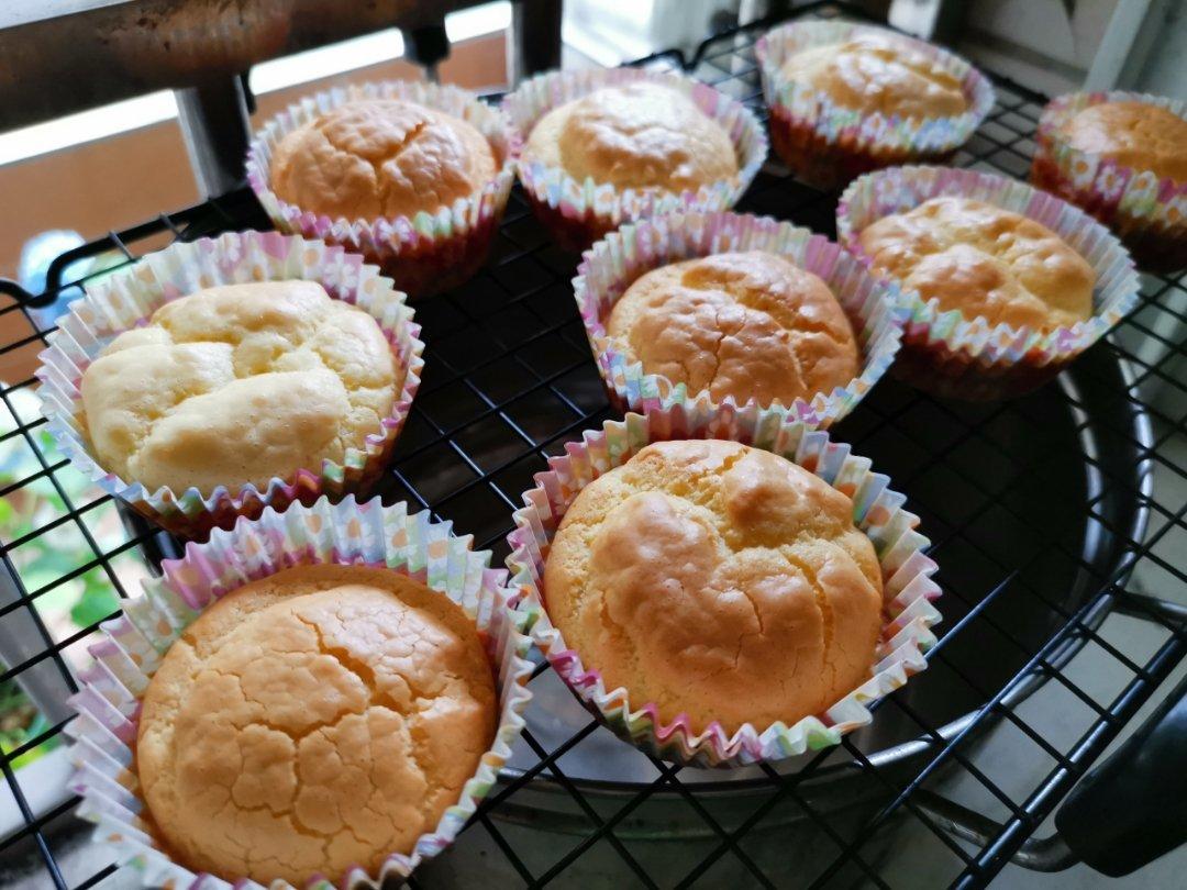 香香糯糯 米香味儿十足 糯米小蛋糕