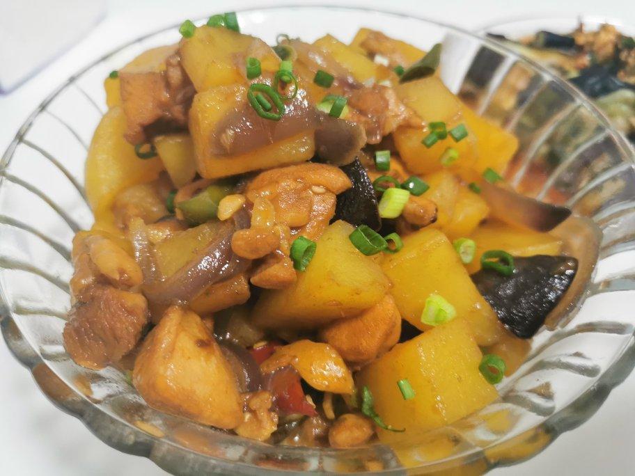 【黄焖鸡米饭】