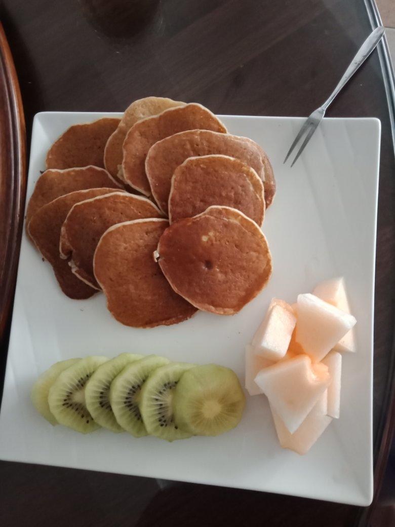 【减脂早餐】无油香蕉松饼（超简单）