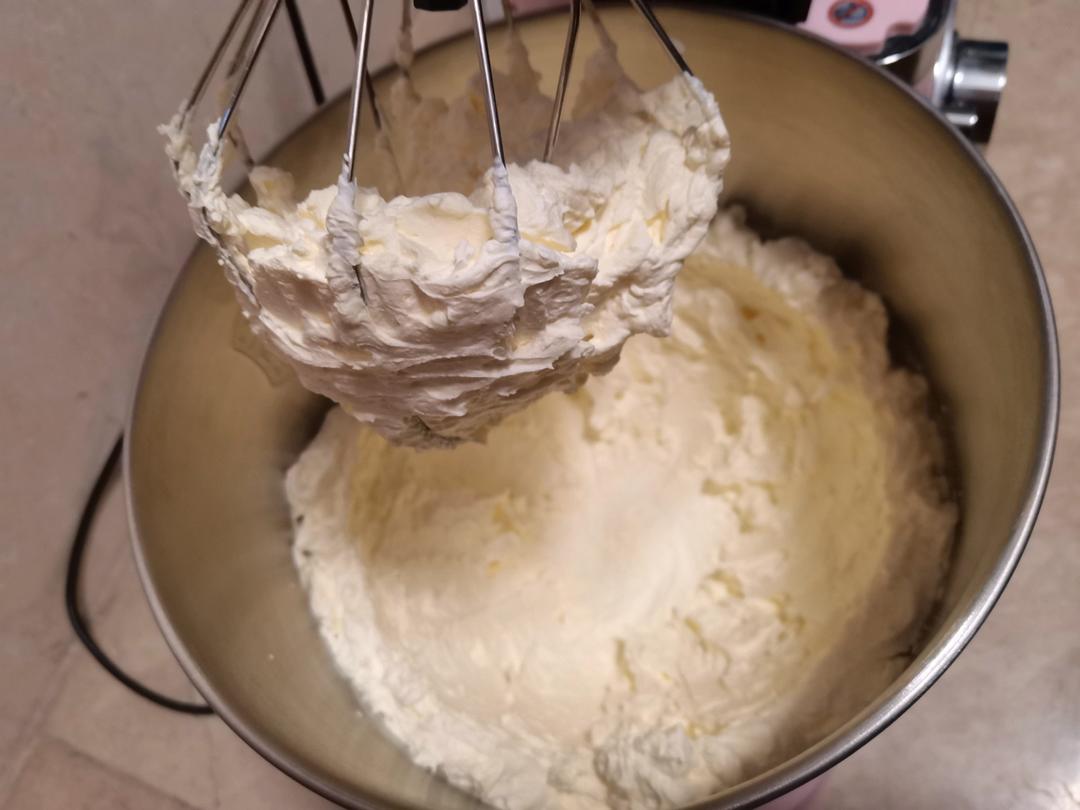 自制黄油（消耗淡奶油）