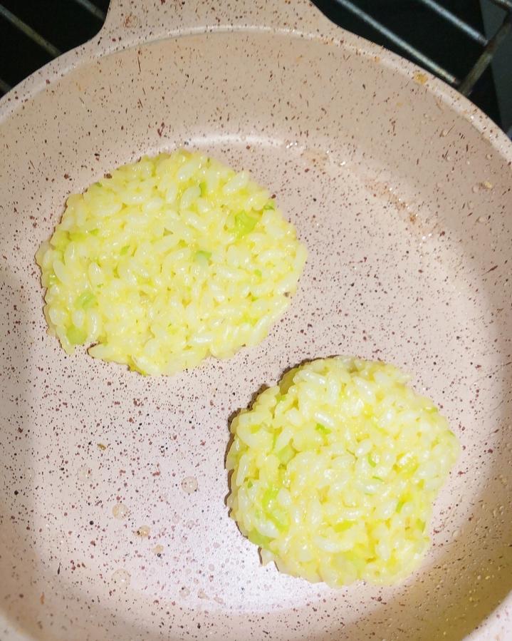 鸡蛋米饭饼