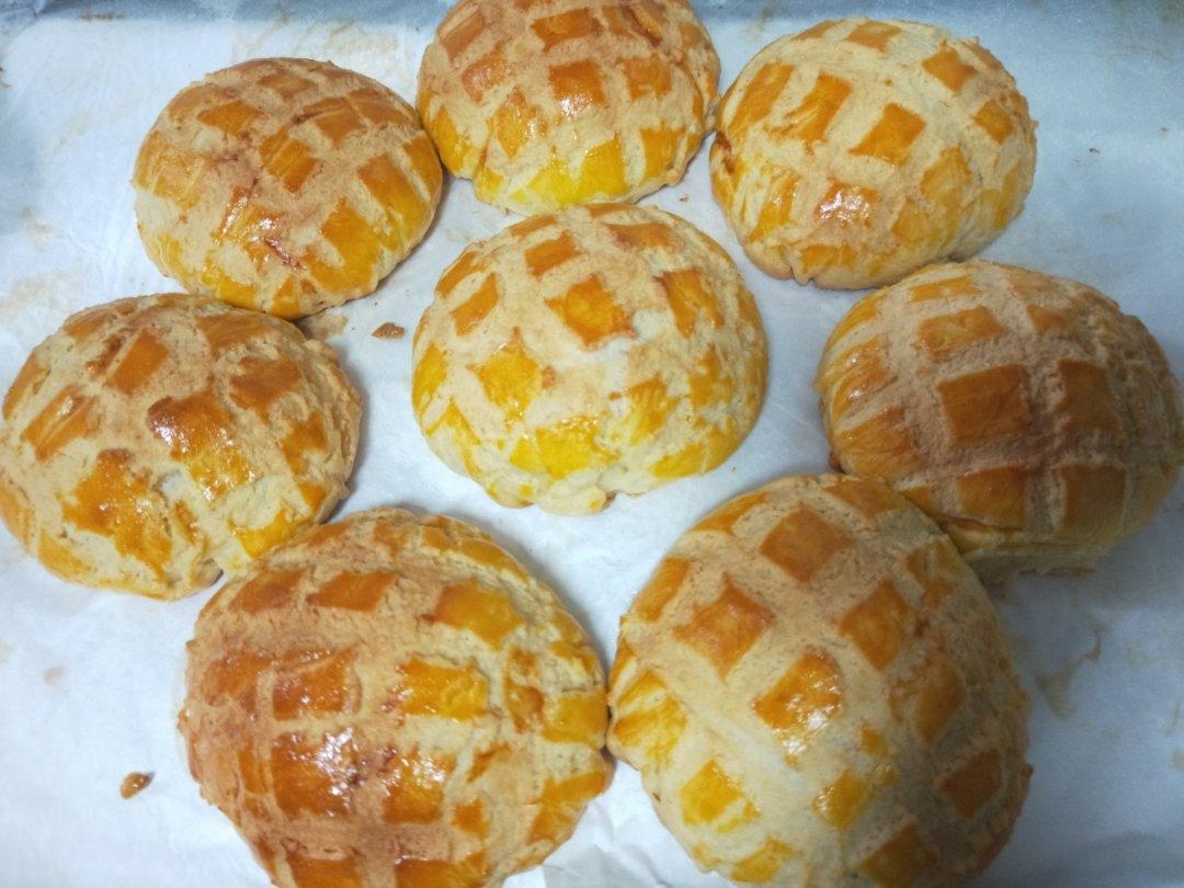 好吃到炸裂的港式菠萝包（附带制作酥皮的小视频）