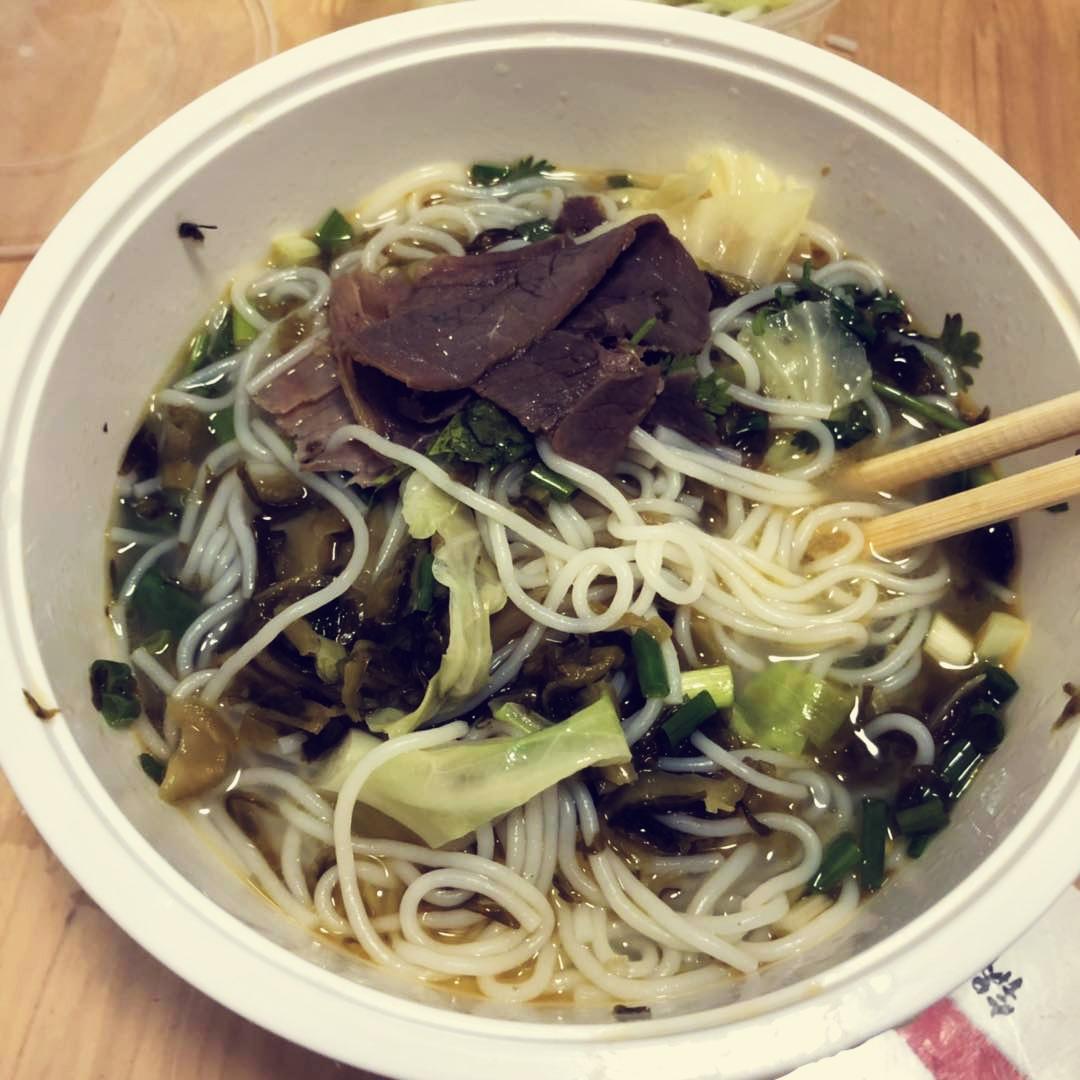 酸菜牛肉米线