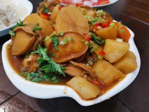 豪橫的鲍鱼炖土豆（乡村做法无油版）的做法 步骤5