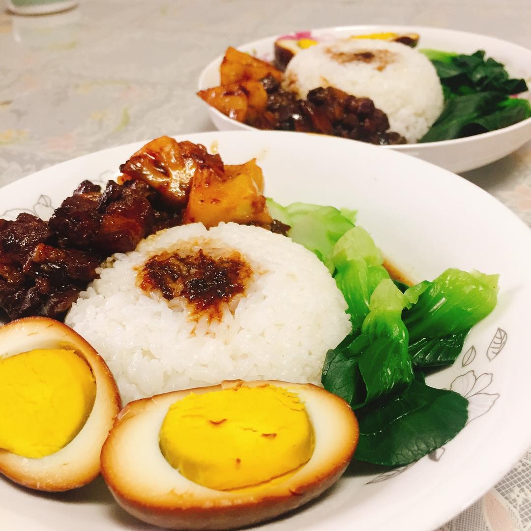 洋葱酥卤肉饭