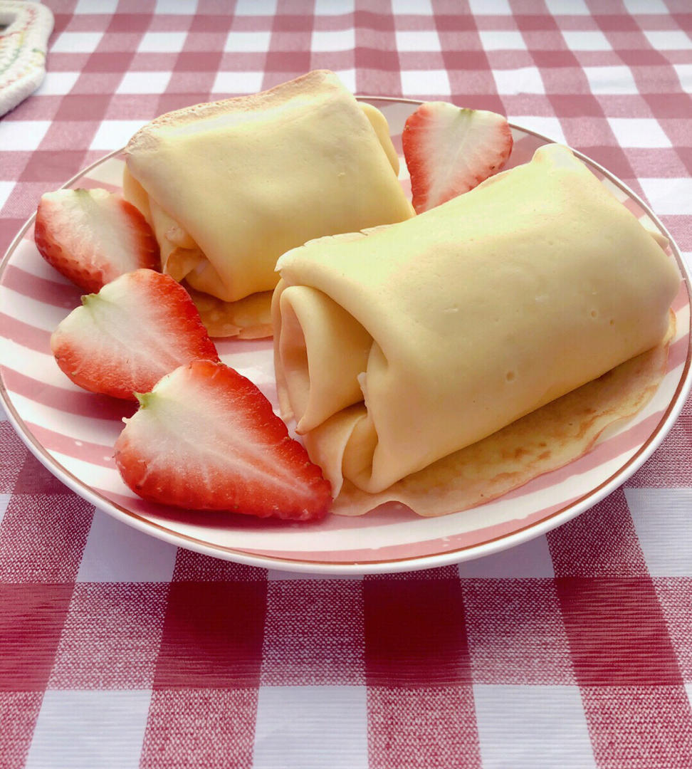 杨小喵biubiubiu做的草莓毛巾卷平底锅就能做