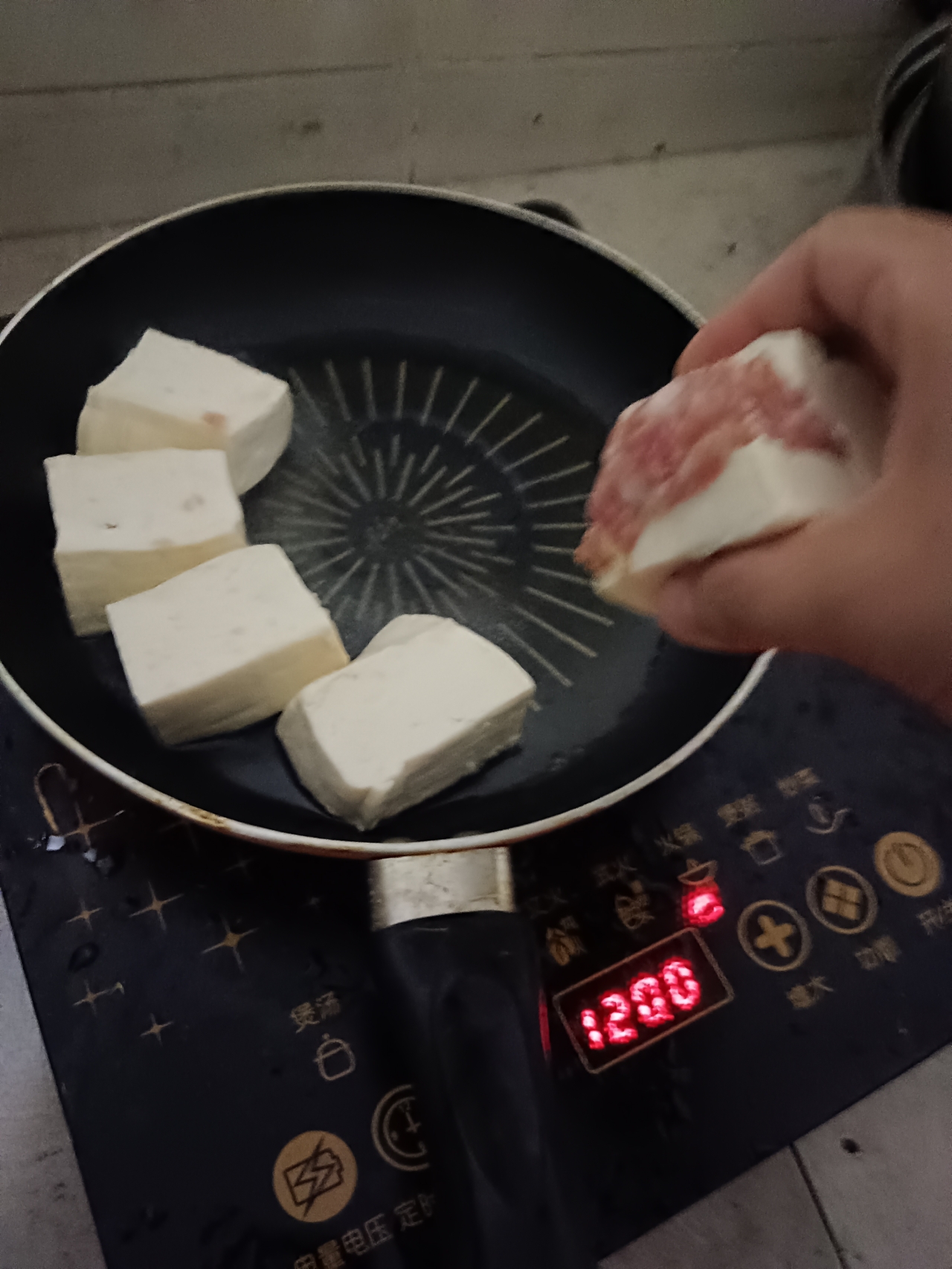 客家人酿豆腐的手法技巧（家传）的做法 步骤8