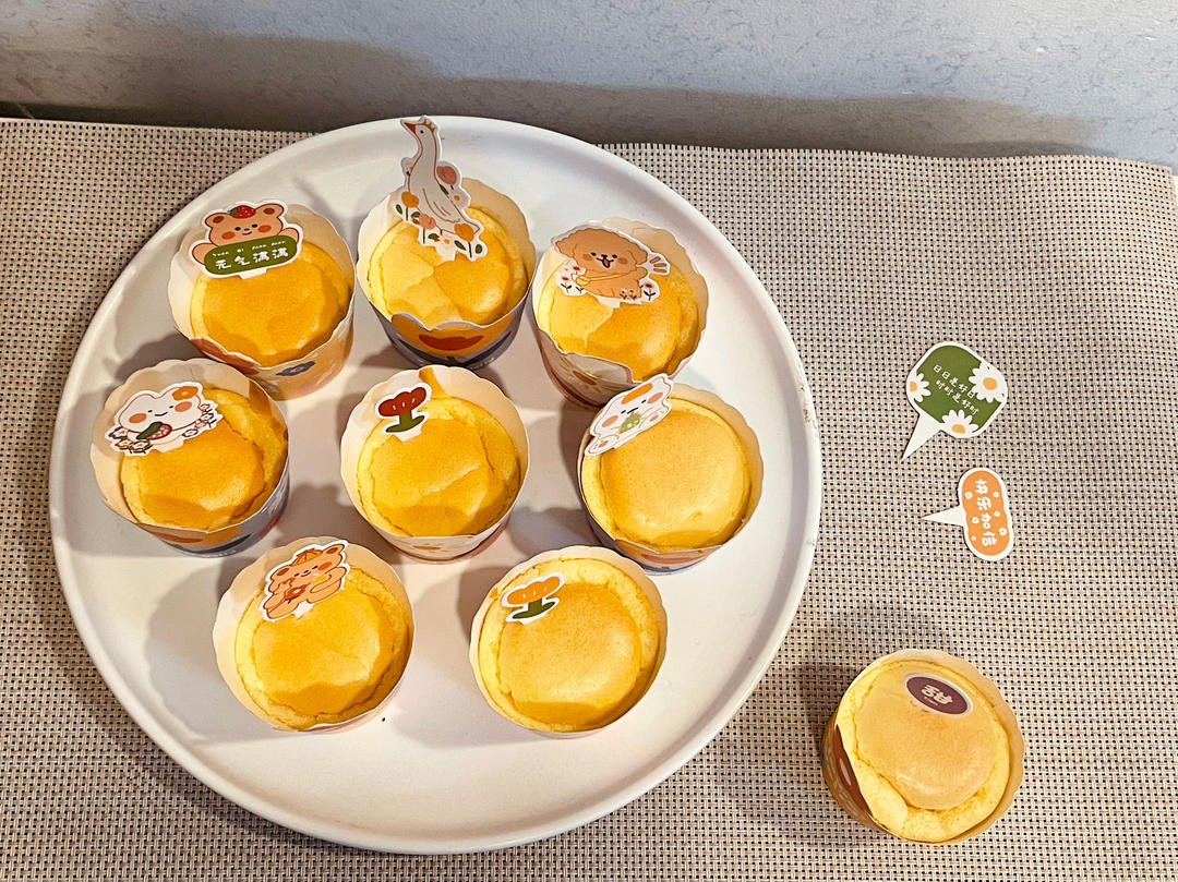 纸杯蛋糕 8寸戚风蛋糕的量