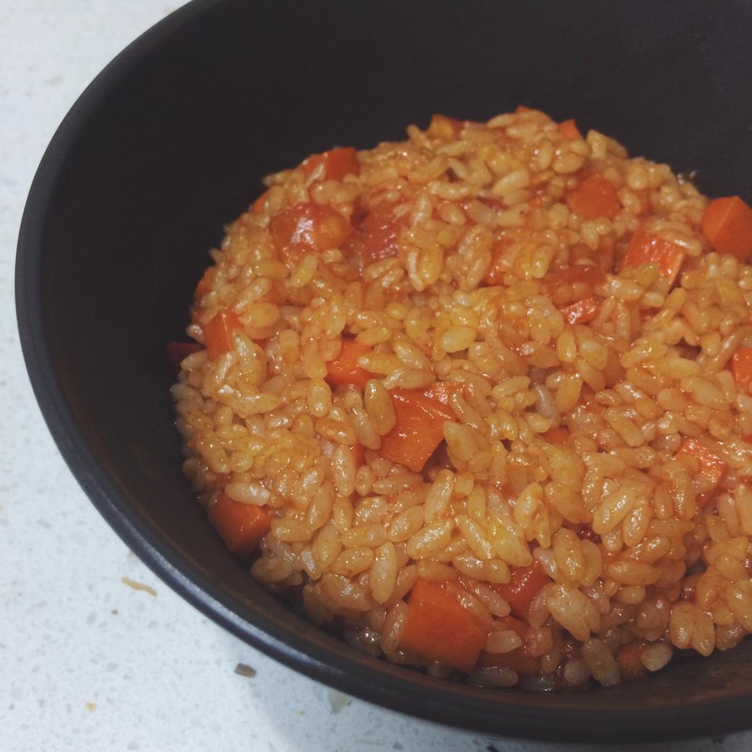 红色系茄汁炒饭