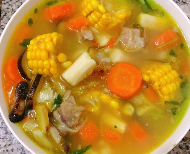 排骨玉米胡萝卜山药汤的做法