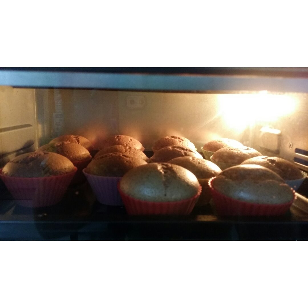 戚风小纸杯蛋糕