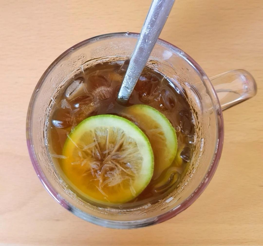 寻柠：爆打香水柠檬美式的做法