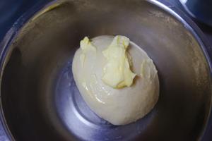 芝士鸡肉玉米面包的做法 步骤2