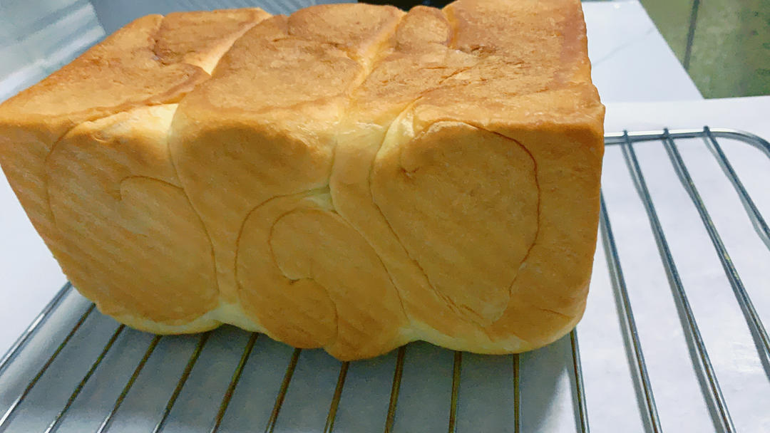 吐司，奶香手撕面包，超级香浓