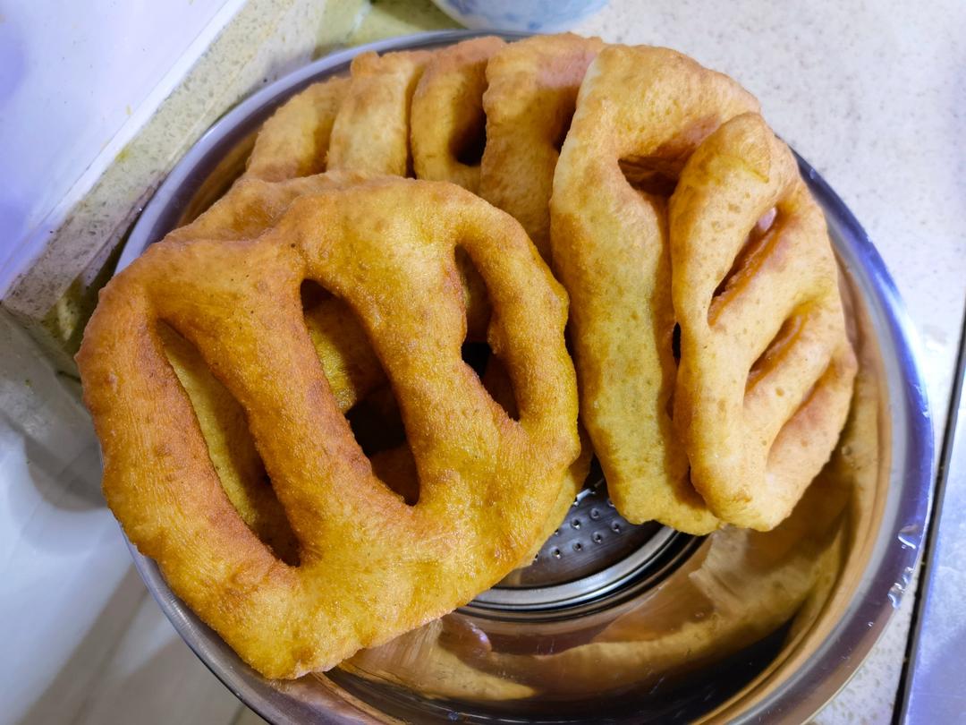 蓬松又暄软的炸油饼