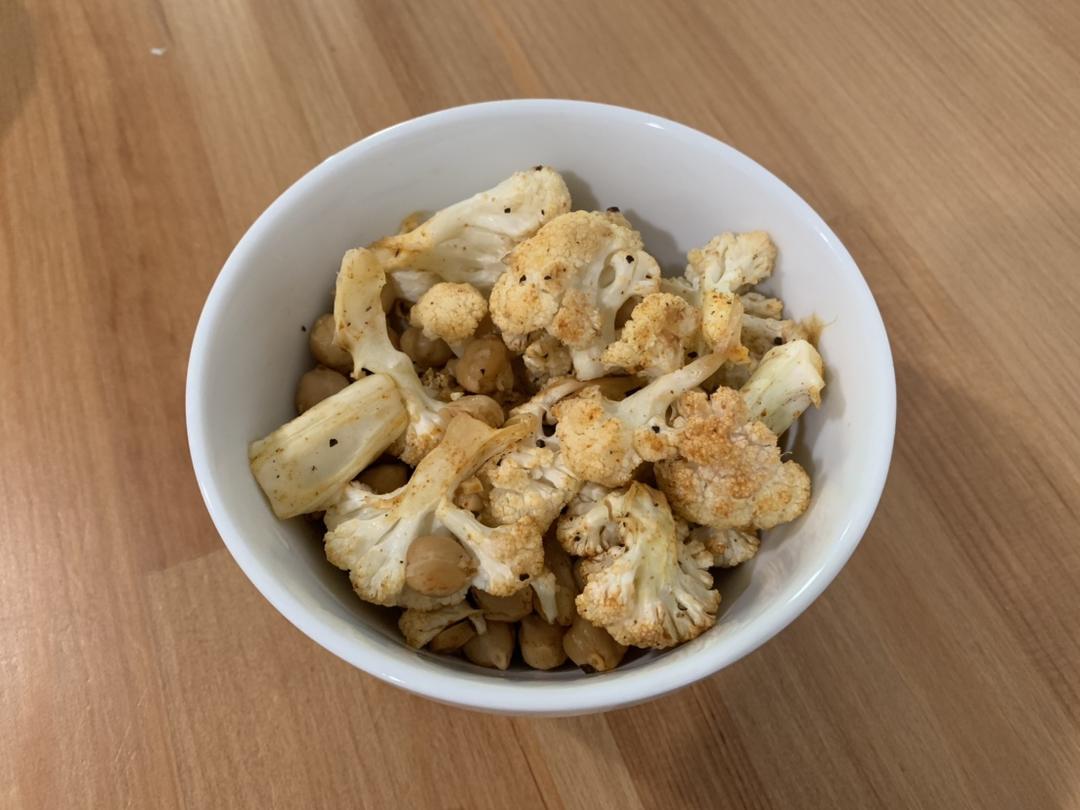 香烤花椰菜配鹰嘴豆 Roasted Cauliflower With Chickpea