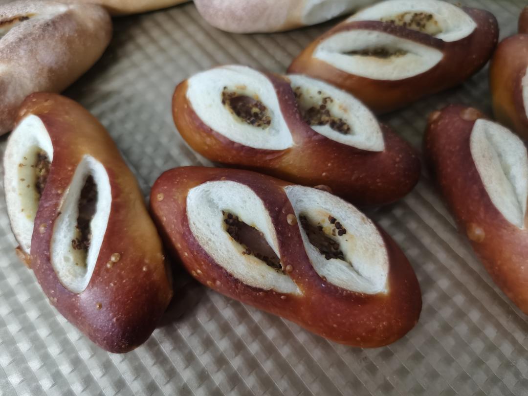 芥末籽肠仔包的做法