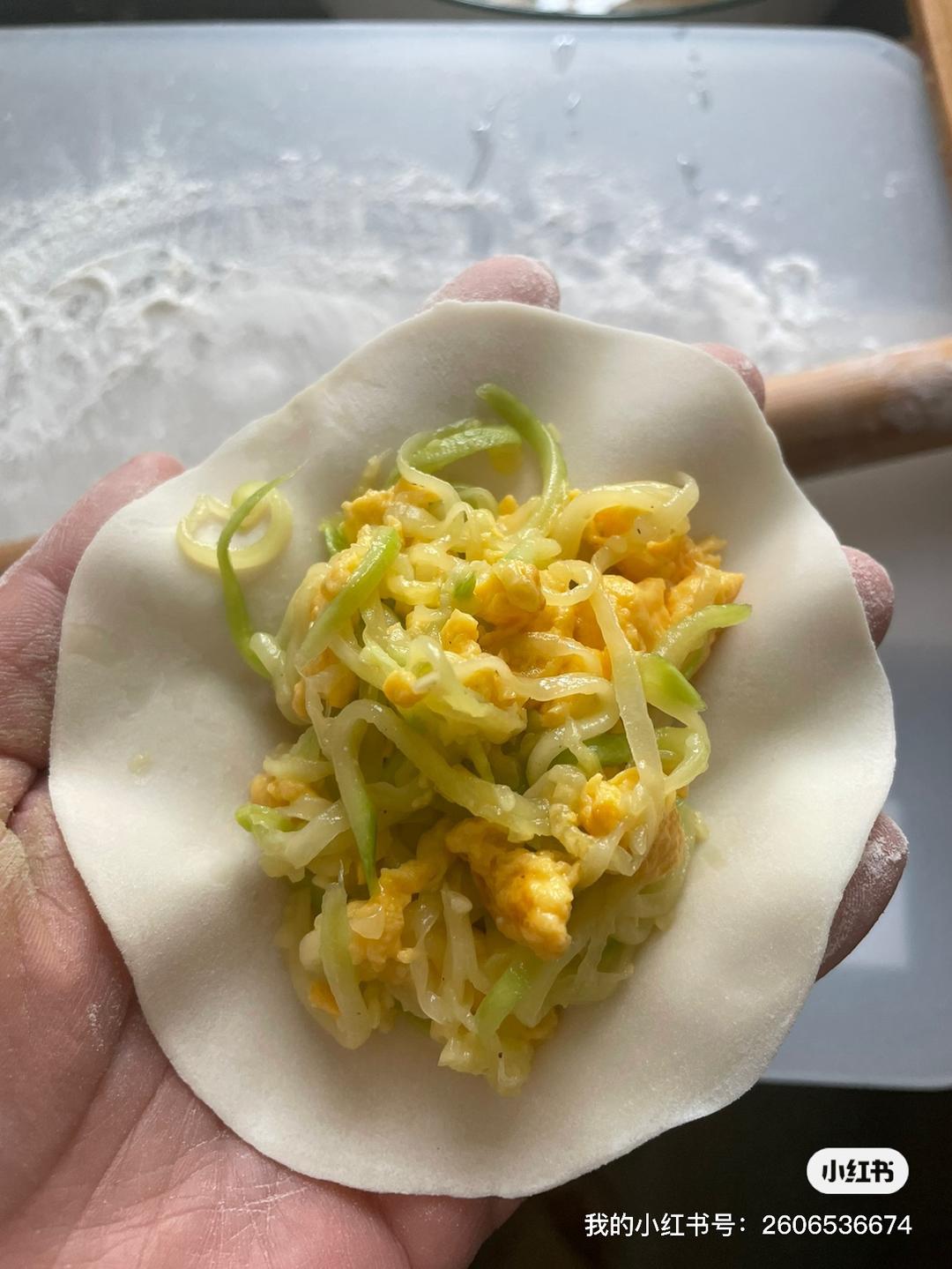 西葫芦鸡蛋水饺皮蒸包的做法 步骤7