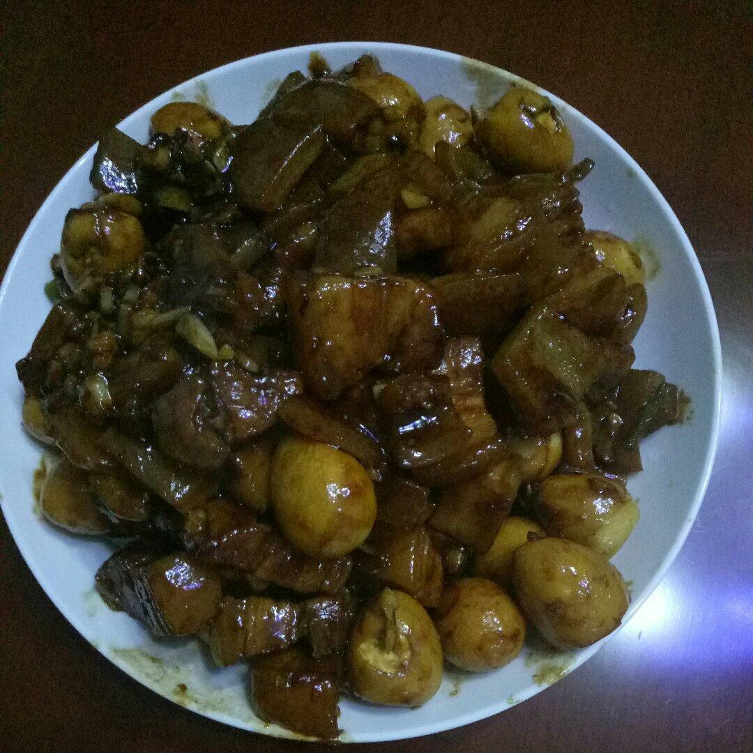 加了鹌鹑蛋后，这盘红烧肉，美味的逆天啦——鹌鹑蛋烧肉（孔瑶食谱）