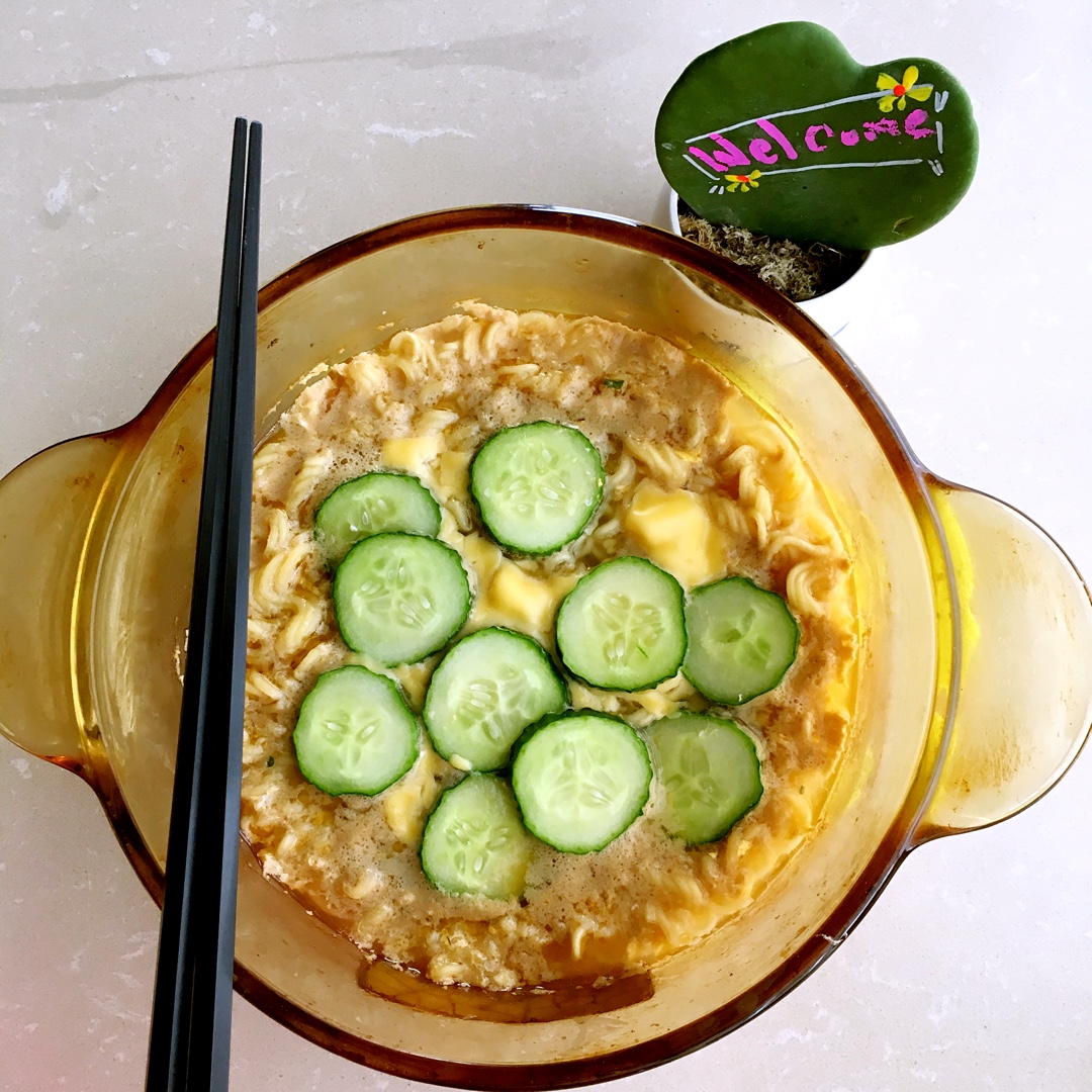 满足食欲的深夜秘密 森系浓香泡面