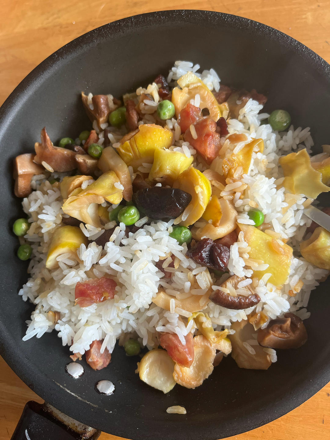 干饭人的春天｜春笋腊味豌豆饭