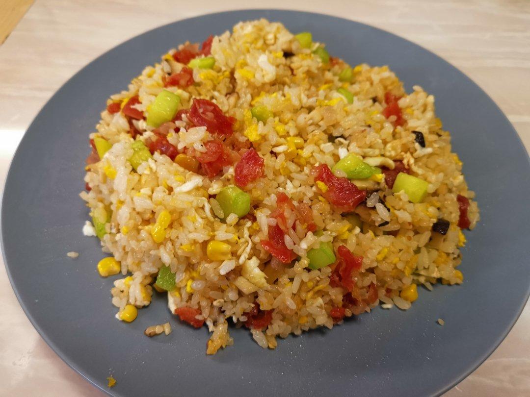 厨师长教你“蛋炒饭”如何做才好吃，答案都在这里面！