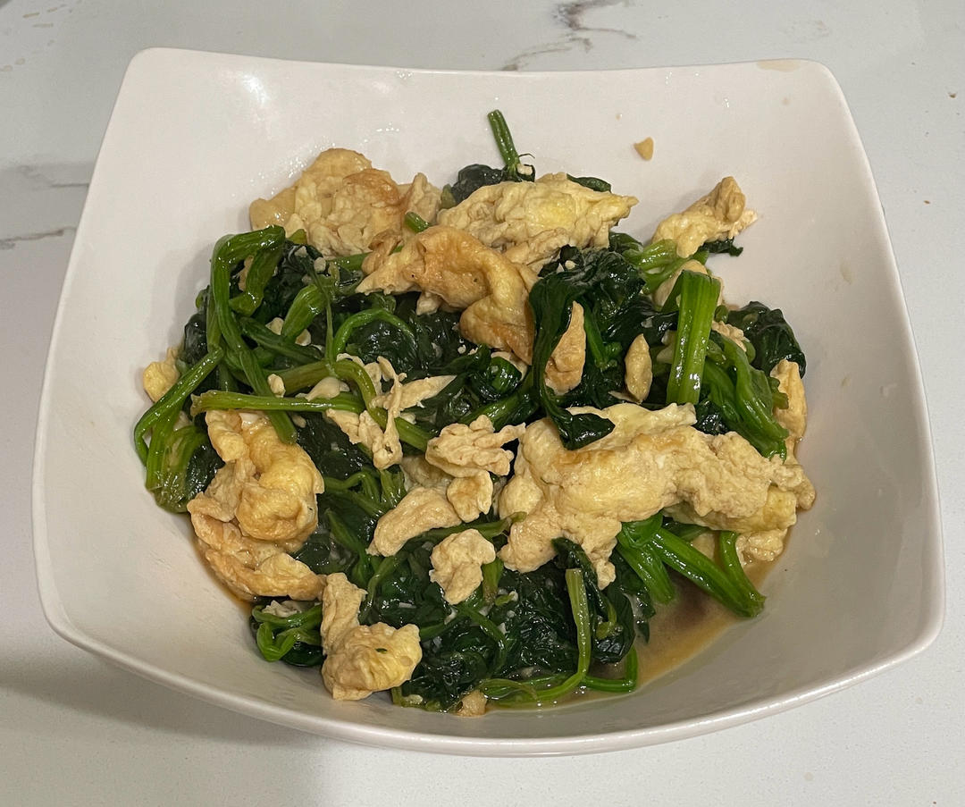 菠菜炒鸡蛋
