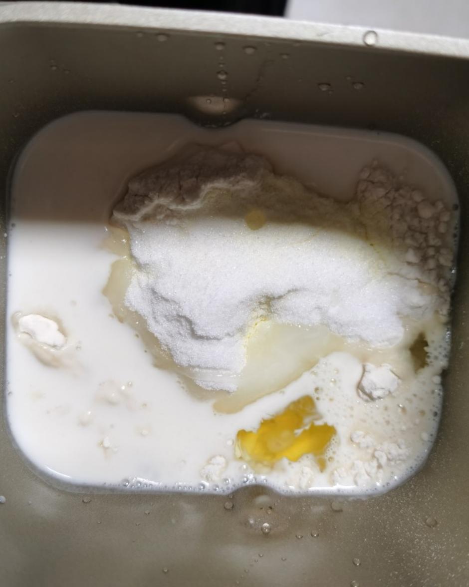 纯奶手撕吐司的做法 步骤1