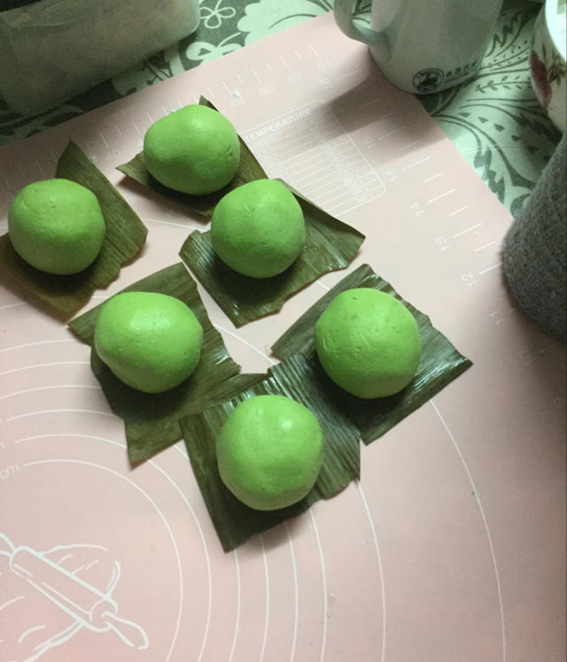 咸蛋黄肉松青团