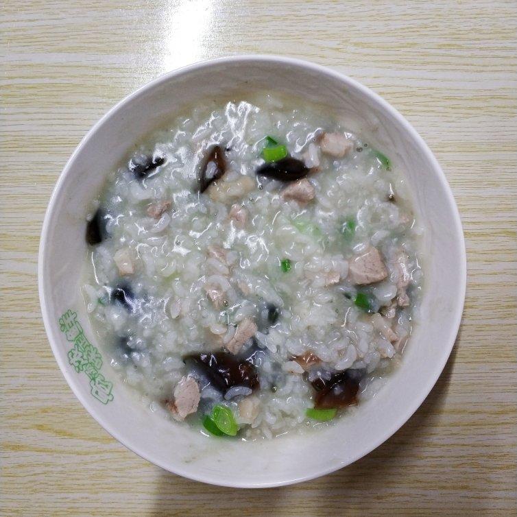 sunnieee做的皮蛋瘦肉粥
