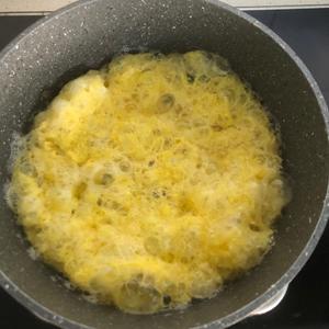 下饭神器——茄汁炸蛋的做法 步骤2