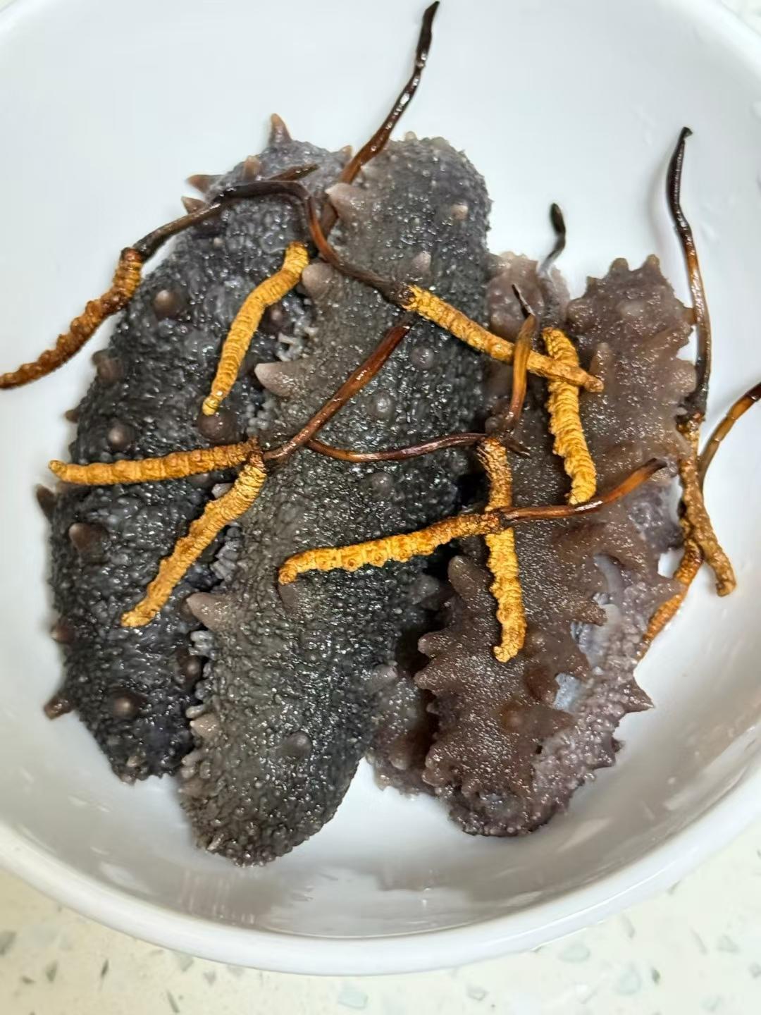 海参羊肚菌鱼胶排骨汤