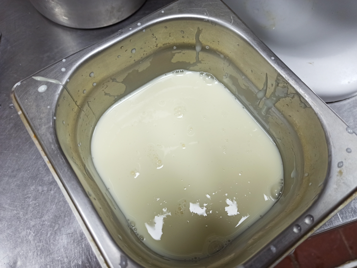 全网首发🔥网红朗姆葡萄牛奶冰糕的做法 步骤3