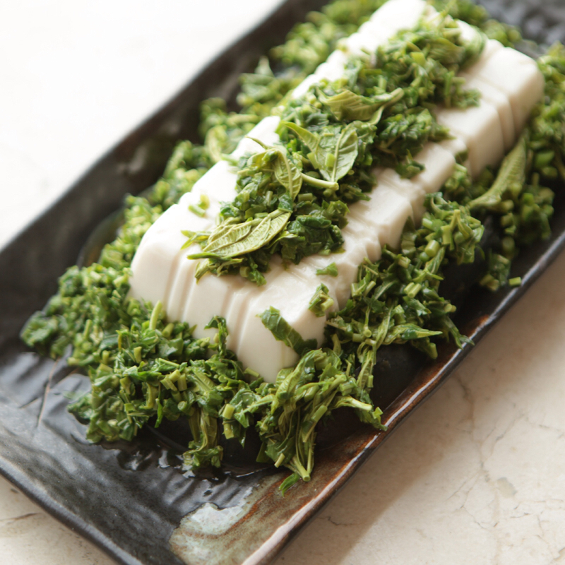 朵拉小厨做的香椿拌豆腐