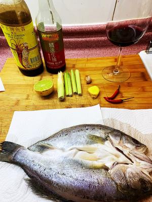 泰式香煎海鲈鱼的做法 步骤1