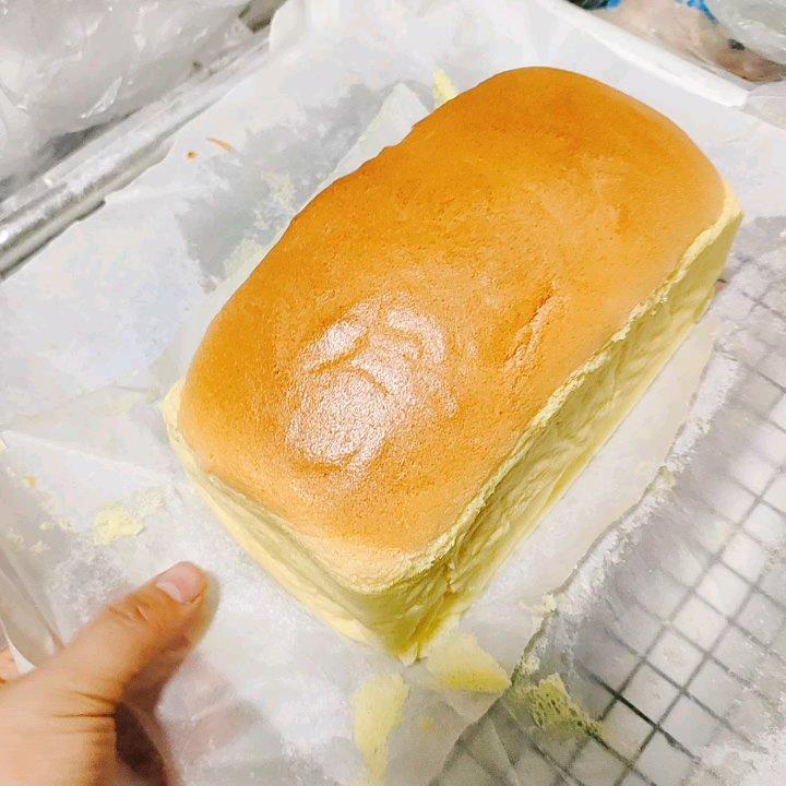 堪比柯基屁股
爆浆芝士🧀古早蛋糕