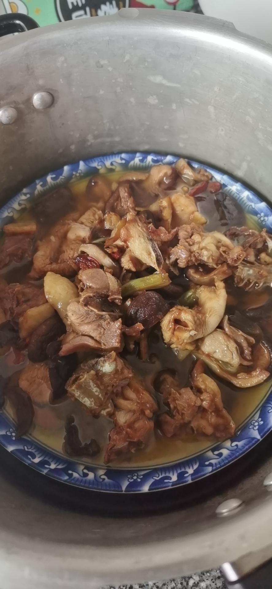 香菇蒸鸡，随便做做都好吃的菜~