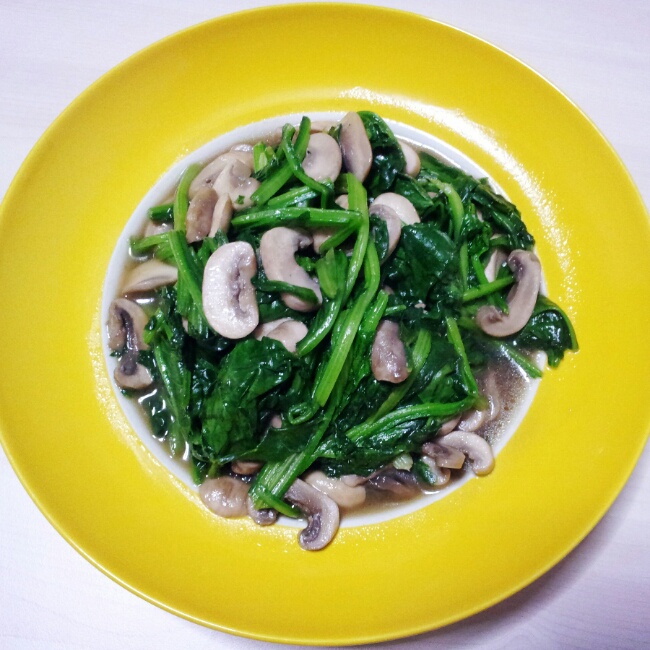 菠菜炒蘑菇
